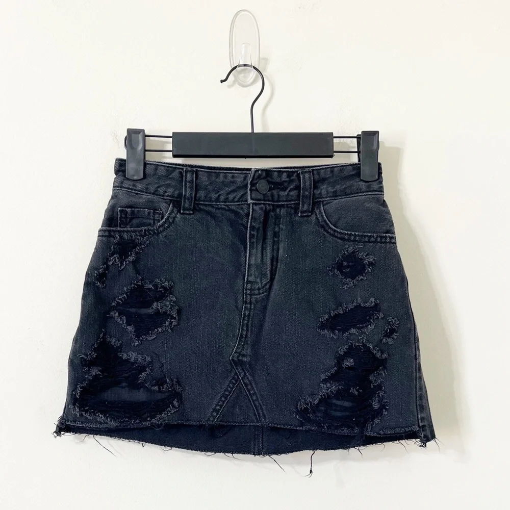 Hollister Black Faded Wash Distressed High-Rise Skirt Size 00 - Picture 2 of 9